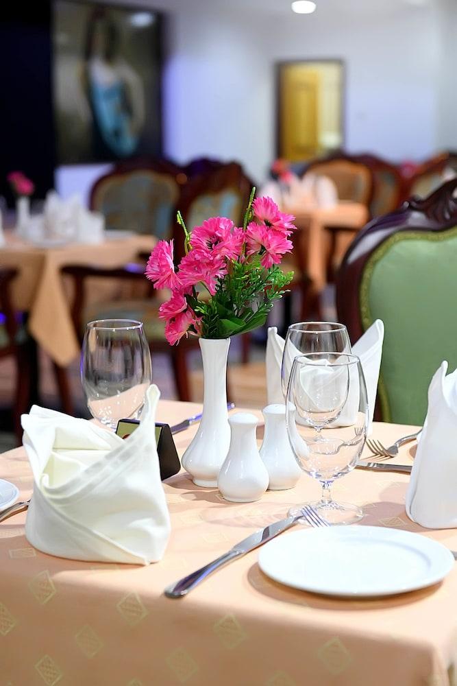 Marco Polo Hotel Manama Dış mekan fotoğraf